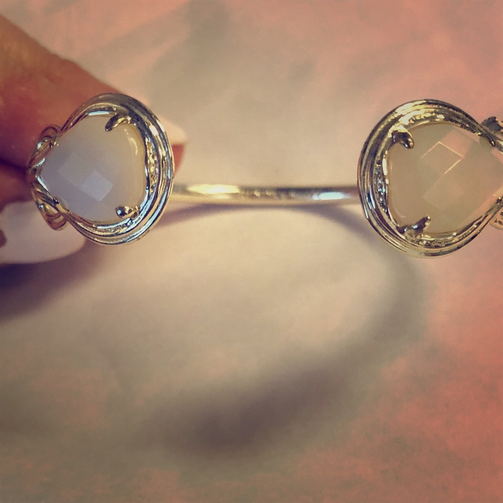 Kendra Scott cuff bracelet (white/gold)